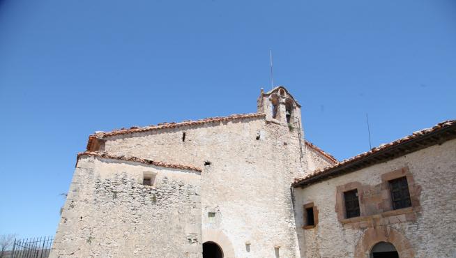 Una imagen del exterior de la ermita de La Iglesuela del Cid