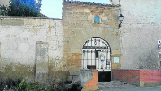 Entrada principal al convento de monjas concepcionistas de Calamocha, cerrado en 2007.