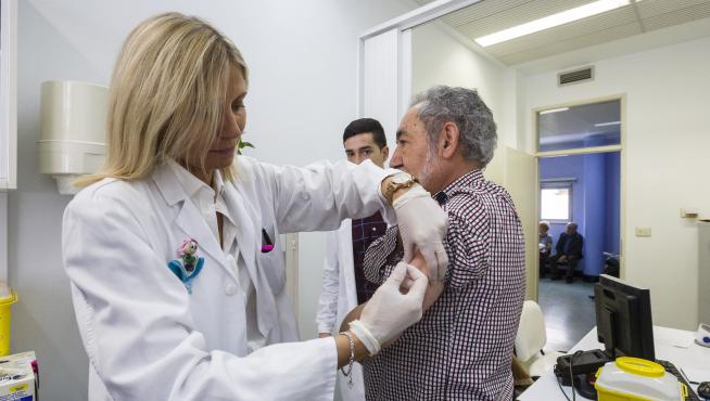 Inicio de la campaña de vacunación contra la gripe en Aragón.
