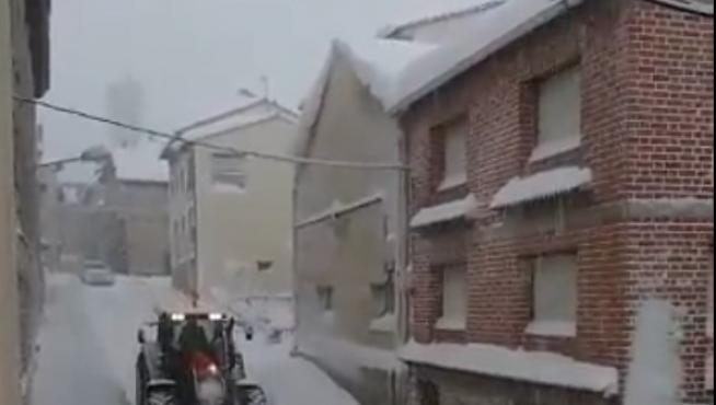 Nieve en las calles de Mosqueruela.
