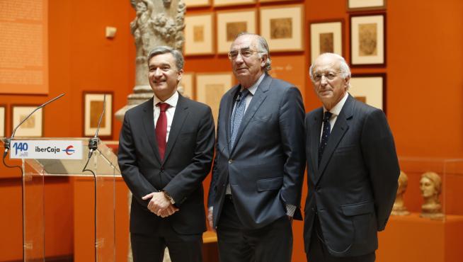 Víctor Iglesias,Amado Franco y José Luis Aguirre, en la presentación de los resultados de Ibercaja