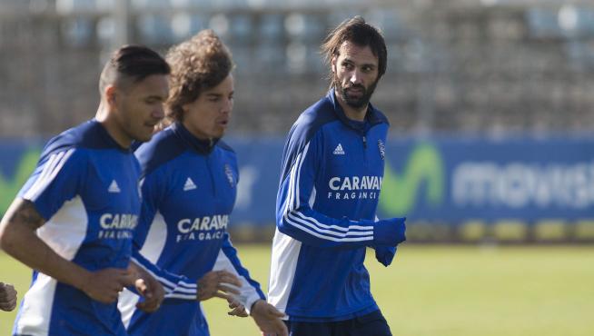 Marcelo Silva, Feltscher y Samaras en el entrenamiento de este martes.