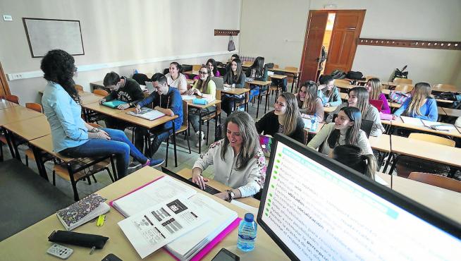 Alumnos de Magisterio en un aula de la Facultad de Ciencias Humanas y de la Educación.