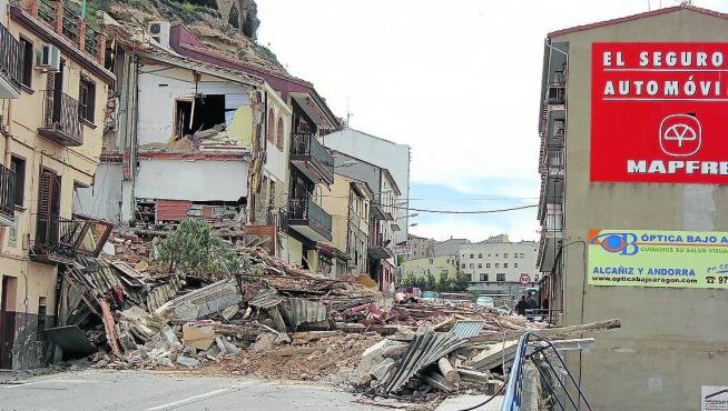 Escombros del derrumbe en Alcañiz.