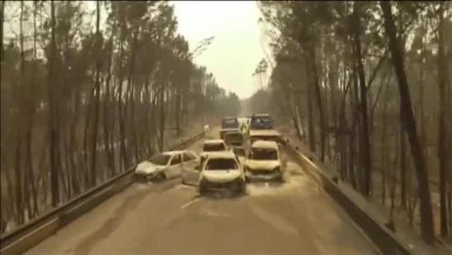 Decenas de familias mueren carbonizadas en la 'carretera de la muerte' de Portugal