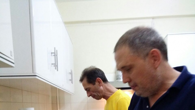 Javier Iglesias y Carlos Jalón en la casa del zaragozano en Chiang Mai.