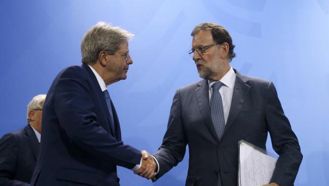 Gentiloni junto a Mariano Rajoy.