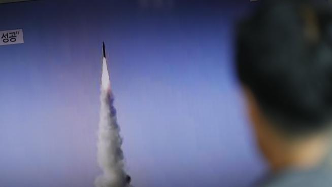 Fotografía de archivo de un misil lanzado por Corea del Norte.