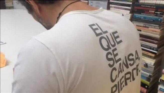 Leopoldo López vota bajo arresto domiciliario