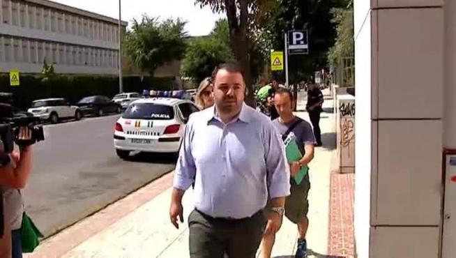 Juana huye con sus hijos para no tener que entregárselos a su padre