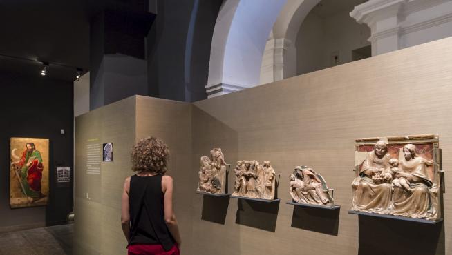 De los 44 bienes retenidos en el Museo Diocesano de Lérida, solo siete están expuestos y forman parte de la colección permanente.  Entre ellas, cuatro relieves de alabastro del retablo de santa Ana. No contentos con exhibirlos para evidenciar el incumplimiento de las órdenes judiciales, los responsables del museo decidieron las Navidades pasadas usar la imagen un altorrelieve del nacimiento del Niño Jesús en sus felicitaciones.