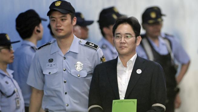 Lee Jae-yong, heredero del grupo Samsung, asiste a la última sesión del juicio