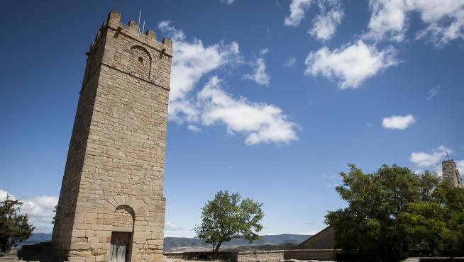 Torre del homenaje en el castillo de Sos.