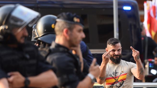 Choque entre ultraderechistas y antifascistas en Barcelona