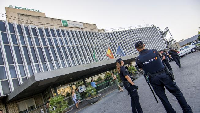 La joven fallecida en el ascensor del hospital de Valme murió por un traumatismo craneal severo