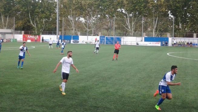 Imagen del partido disputado este domingo entre el CD Ebro y el Ontinyent.