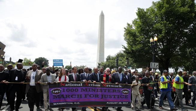 Más de 1.000 líderes religiosos marcharon 54 años después con el recuerdo de 'Yo tengo un sueño' de Martin Luther King.