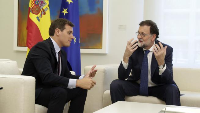 Reunión entre Rajoy y Rivera en la Moncloa en una imagen de archivo