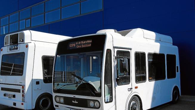 Los microbuses se están revisando todavía en las instalaciones de la Fundación del Hidrógeno de Walqa.