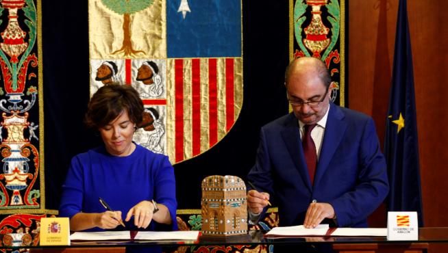 Sáenz de Santamaría y Lambán firman en Teruel el Fite