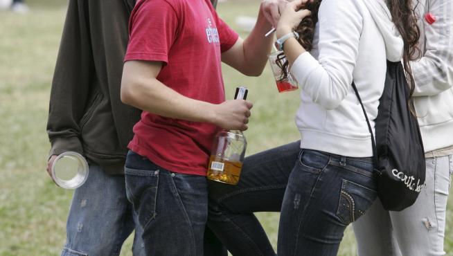 En nuestro país, el inicio de consumo de alcohol entre los adolescentes se sitúa en torno a los 13,8 años.