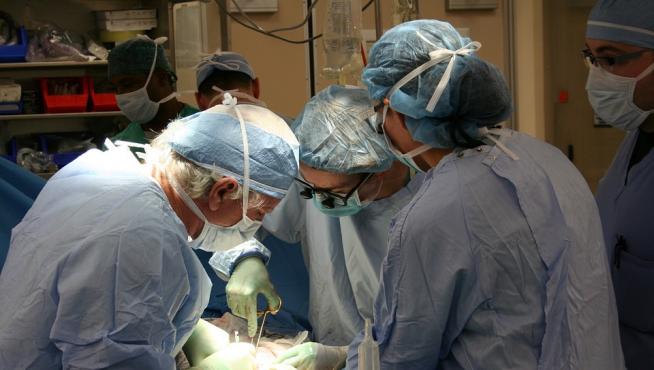 Imagen de archivo de una operación quirúrgica.