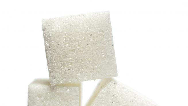 El azúcar está presente en multitud de productos que se consumen a diario y su elevada ingesta es perjudicial para la salud.