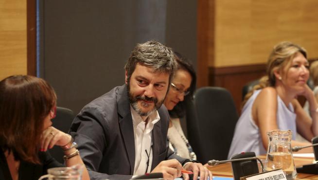 Gerardo Oliván, portavoz del PP, durante una sesión de pleno en el Ayuntamiento de Huesca