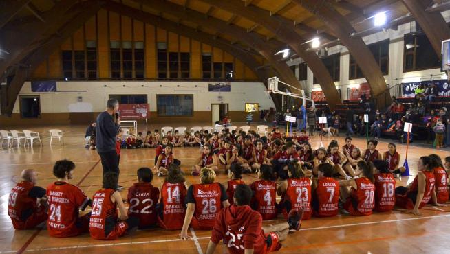 Imagen general de la presentación del Basket Alta Ribagorza en Castejón de Sos.