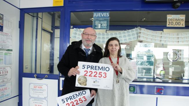 Una serie del último quinto premio de la Lotería de Navidad, muy repartido, se ha vendido en la Estación Delicias.