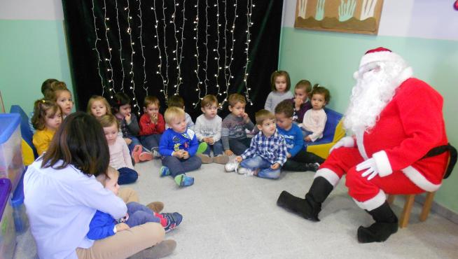 En la clase de los más mayores, los niños han estado tranquilos durante la visita navideña.