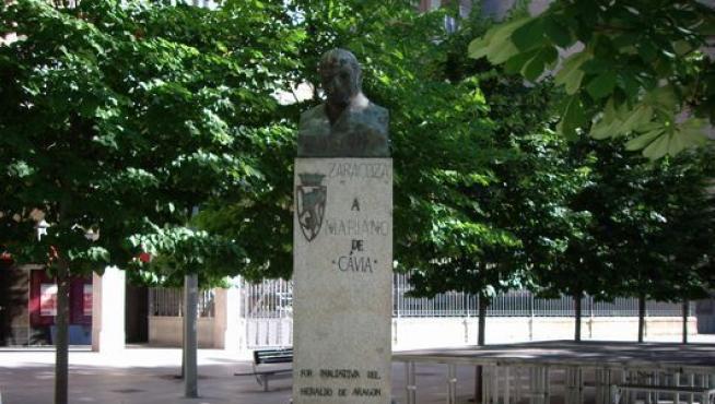 Monumento a Mariano de Cavia.