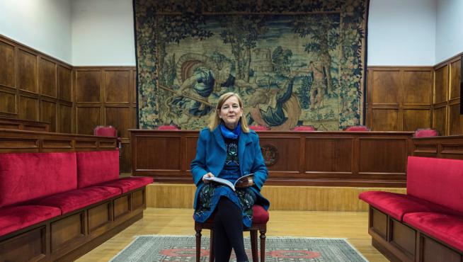 La catedrática María Elósegui en el salón de grados de la facultad de Derecho de la Universidad de Zaragoza.