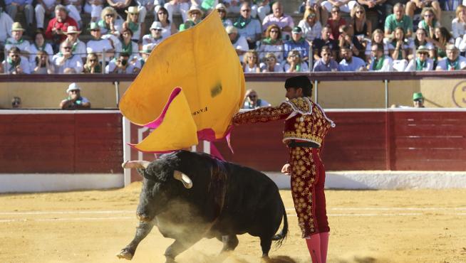Una de las faenas de la corrida del pasado 10 de agosto en la plaza de toros de Huesca.