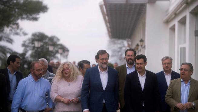 Rajoy, junto a la madre de Sandra Palo y al padre de Marta del Castillo, ambas jóvenes fueron asesinadas.