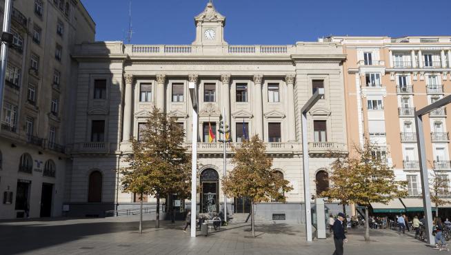 Fachada principal de la DPZ en Zaragoza.