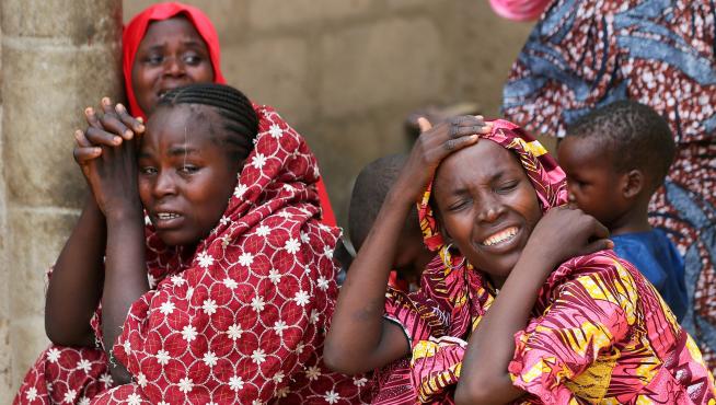 Familiares de las alumnas secuestradas por el grupo terrorista Boko Haram.