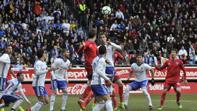 Imagen del partido de liga entre Numancia y Zaragoza disputado en Los Pajaritos.