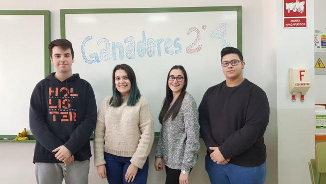 Los alumnos del IES Salvador Victoria de Monreal del Campo, cuya aplicación ha sido premiada en el Desafío Stem de Telefónica.
