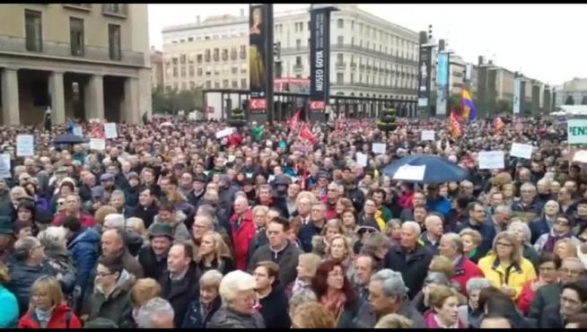 Cientos de personas se manifiestaron en Zaragoza por unas "pensiones dignas"