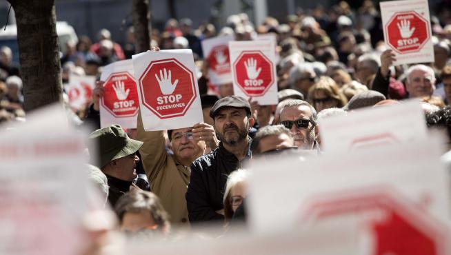 Manifestación de Stop Sucesiones en Zaragoza