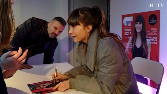 Aitana Ocaña firma 'Sus canciones' en Puerto Venecia en Zaragoza