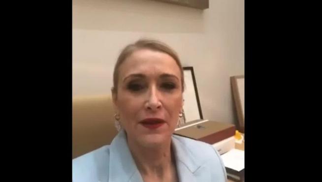 acredita, mediante diversos documentos, la validez de su expediente académico universitario, tras las acusaciones vertidas hacia ella durante los últimos días.