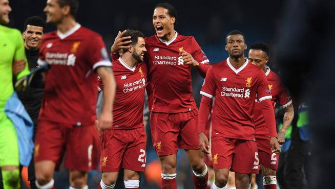 Los jugadores del Liverpool celebran el pase a las semifinales de la Champions