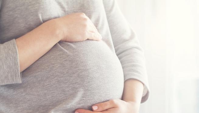 La alternativa es adelantar la baja por maternidad a antes de dar a luz.