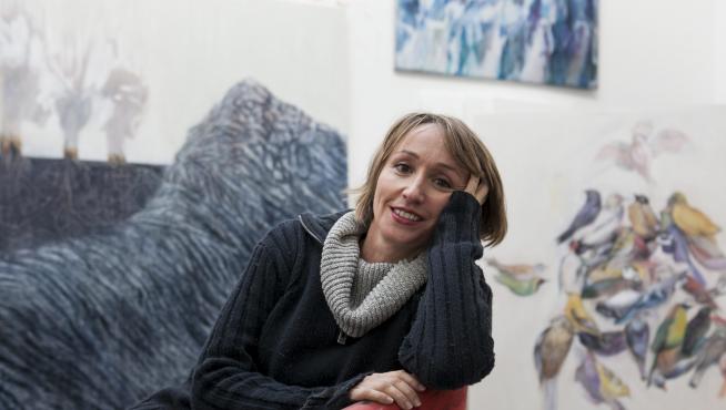 Louisa Holecz expone 'Out of Body' en La Casa Amarilla. Pintura, escultura y bordado.