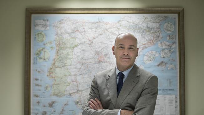 El delegado de REEen Aragón, José Ignacio Lallana, en la sede de Zaragoza, este miércoles.