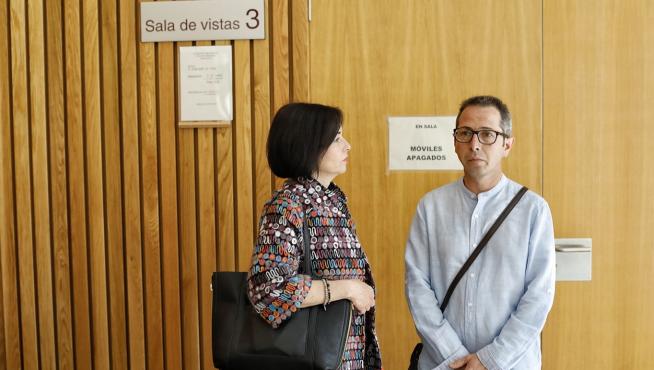 El acusado, Francisco Canela Grima, momentos antes de comenzar el juicio en la Audiencia de Zaragoza.