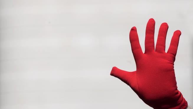 Las manos rojas se han convertido en el símbolo contra las agresiones sexistas