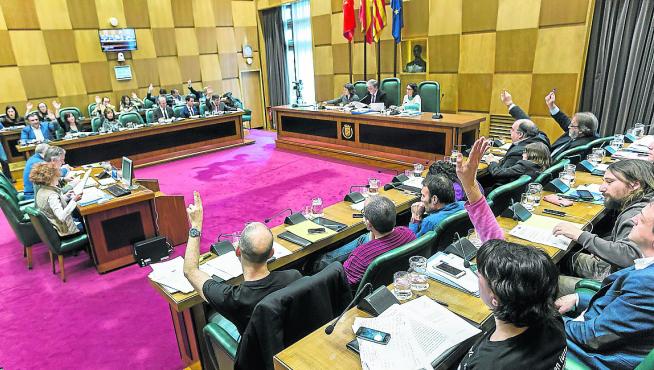 El pasado 2 de febrero, el pleno del Ayuntamiento de Zaragoza acordó la reprobación del alcalde, Pedro Santisteve, y de todo el gobierno de ZEC.